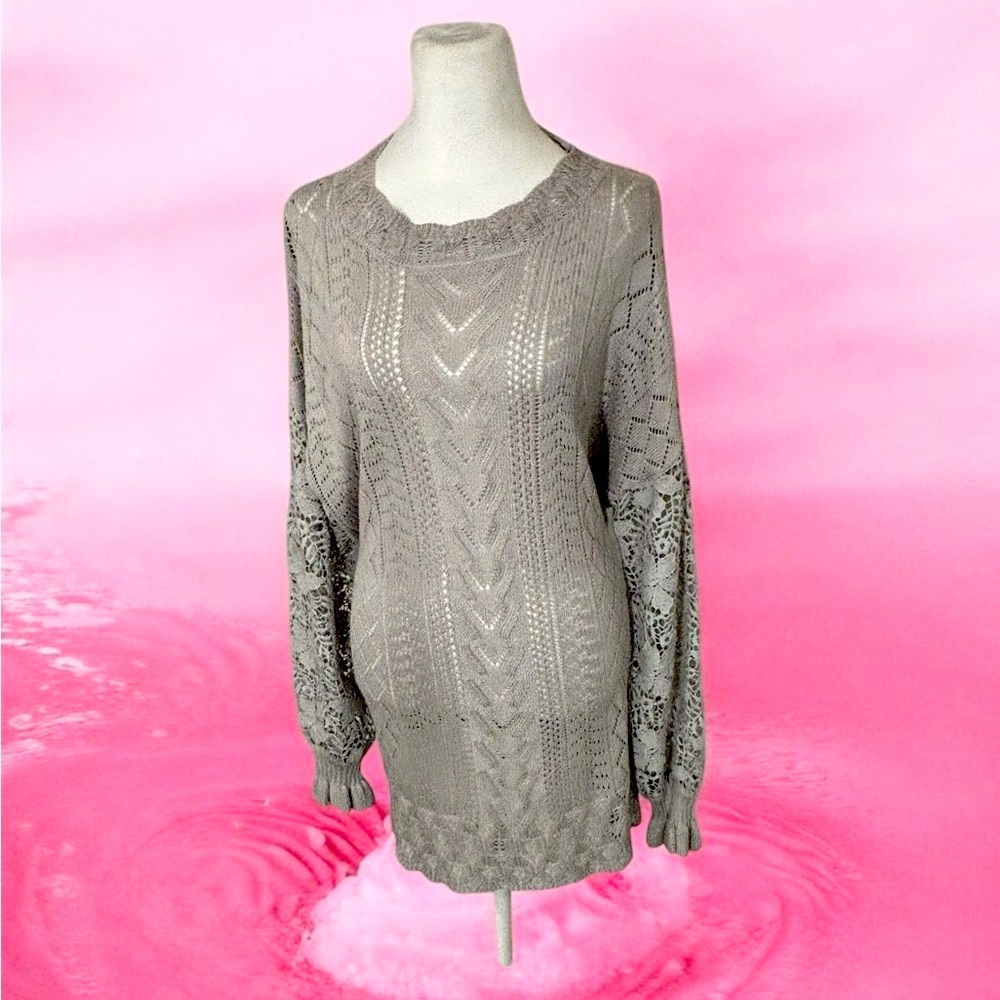 CDM Gray Lace Design Sweater. Sz XL. NWOT. Great Condition.